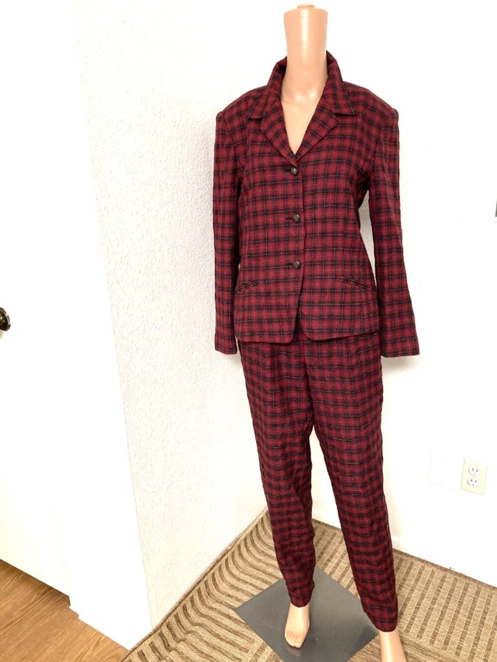 Vintage Preswick & Moore Women’s Red Black Plaid Wool 2-Pc Suit Size 12 Jacket S